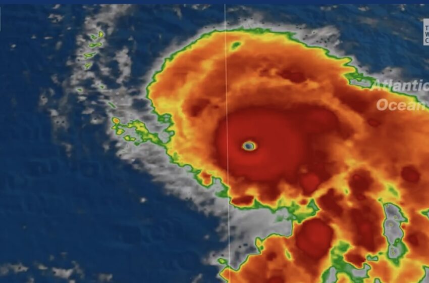  Bermuda Tracking Hurricane Sam’s Movement