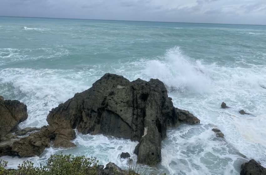  Bermuda Under Tropical Storm Warning