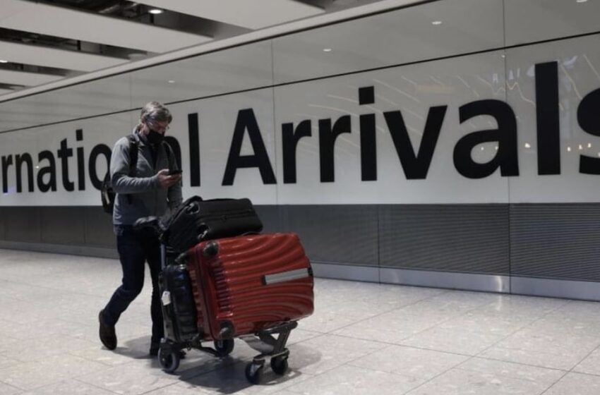  Coronavirus: UK tightens travel rules amid Omicron spread