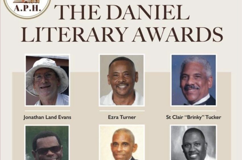  Butler Organizes Literary Award Ceremony