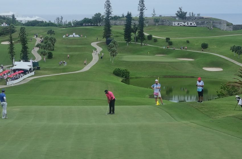  Austin Smotherman and Harrison Endycott share the lead by one stroke in Butterfield Bermuda Championship