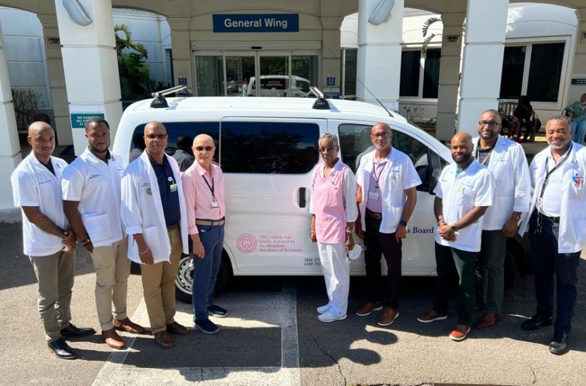  The Hospitals Auxiliary of Bermuda Donates Biomedical Van