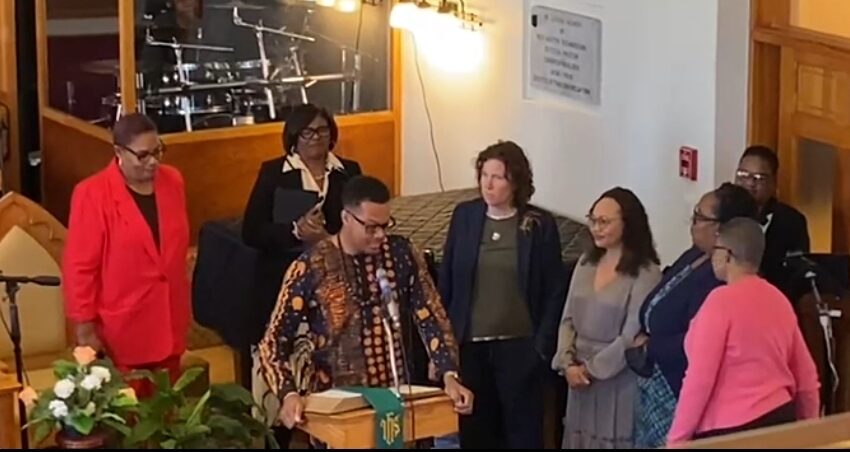 Dr. Kyjuan Brown of NMAC  receive Bermuda Hero Award from Bethel AME Church