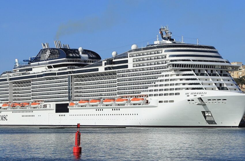  The Largest Cruise Ship visit Heritage Wharf Bermuda 