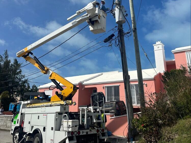  Bermuda Successfully Weathers Hurricane Lee: A Resilient Community Response