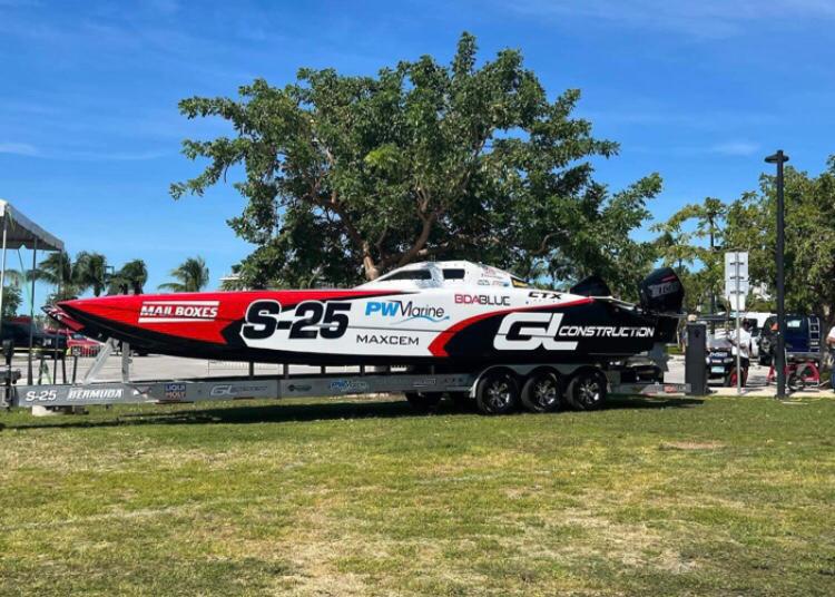  Tough competition for local powerboat racing crew in Florida