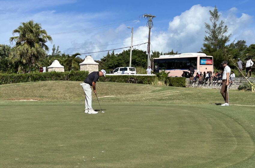  Bad light shorten play at Butterfield Bermuda Opens Golf Championship