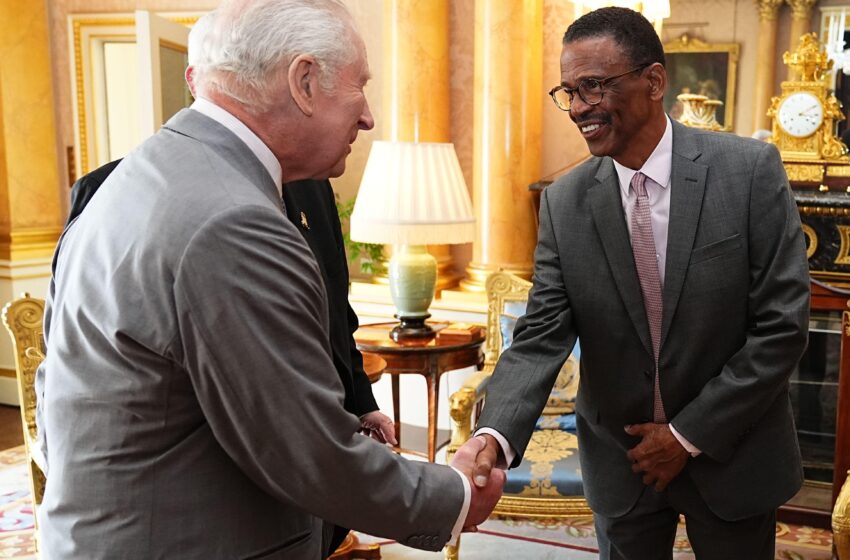  Bermuda’s Speaker of the House of Assembly meets with King Charles