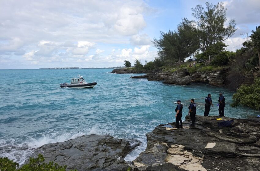  Police search for man in North Shore Water