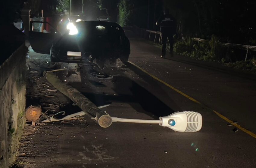  Police investigating a single vehicle road traffic collision in Smiths Parish