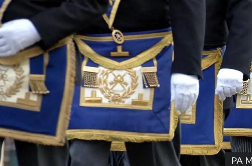  Hundreds from Met Police declare Freemasons links